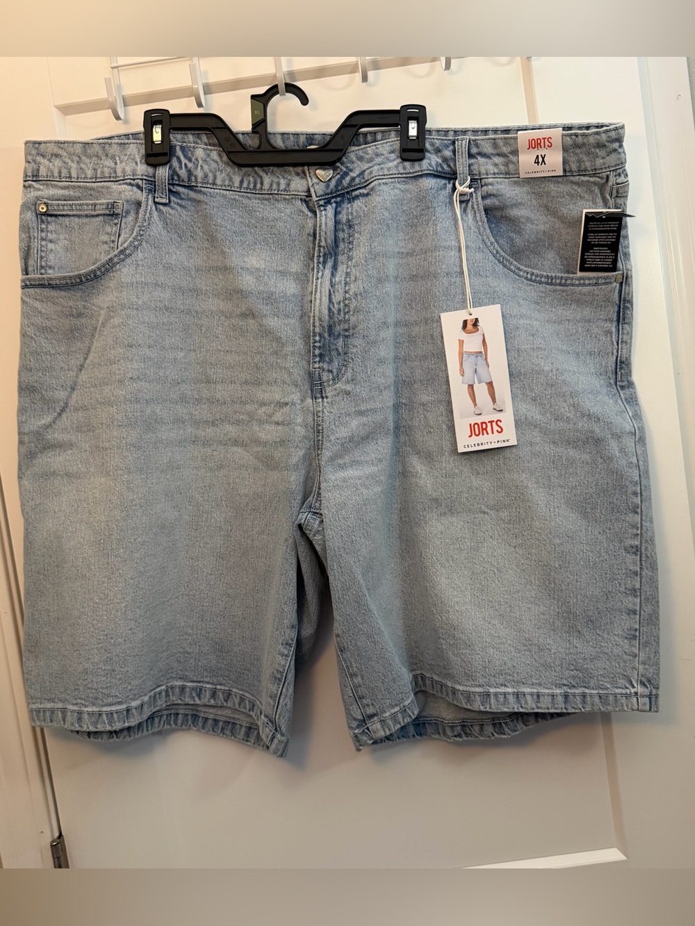 4XL Celebrity Pink Women’s Light Wash Jean Shorts - Light Blue